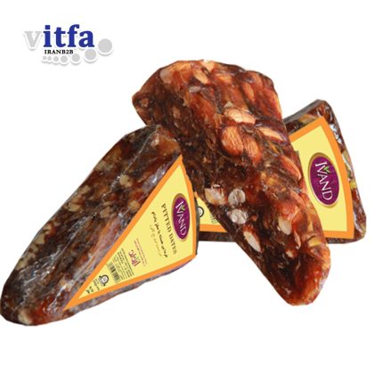 pitted-dates-with-almond-ivand