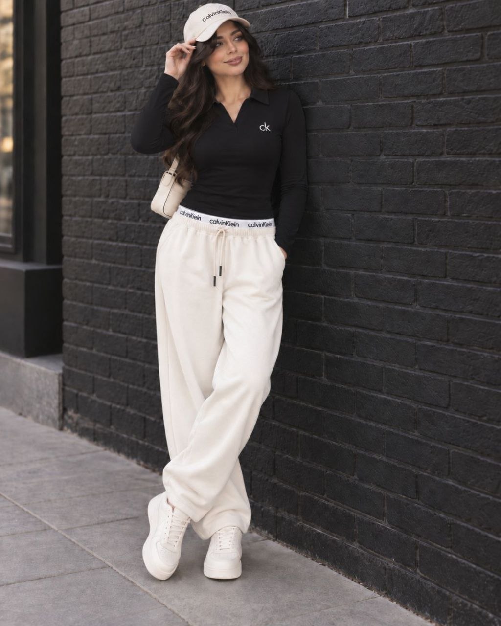 Warm Ribbed Cotton Sweatshirt & Jogger Pants Set – Wholesale Clothing ❤️❤️ **ست پوشاک ممتاز و پرفروش – پیشنهاد ویژه فروش عمده** 🍁 **ست پلوشرت کبریتی پنبهای گرمدار به همراه شلوار جاگر پنبهای ضخیم** ست شیک، گرم و راحت شامل پلوشرت کبریتی پنبهای و شلوار جاگر پنبهای دولایه با ضخامت و کیفیت بالا. 👍 تهیهشده از نخ گلوبال وارداتی 🔆 موجود در ۶ رنگ پرطرفدار 📦 بسته ۶ عددی – شامل یک عدد از هر رنگ **اندازههای محصول:** - عرض پلوشرت: ۳۸ سانتیمتر - قد پلوشرت: ۶۰ سانتیمتر - قد شلوار: ۱۱۰ سانتیمتر ✅ دارای ۲ سال ضمانت کیفیت 👈 فریسایز، مناسب تا سایز ۵۰ **برای اطلاع از آخرین قیمتها و ثبت سفارش، مستقیماً با ما تماس بگیرید.** قیمتهای ویژه عمده برای فروشگاهها و همکاران تجاری. **جهت ثبت سفارش با ما در ارتباط باشید:** 📩 شناسه تلگرام: @adminofficial2026 🏭 **تولیدی پوشاک ستاره شب** **کانال بله:** https://ble.ir/poshaksetareyeshab **کانال روبیکا:** https://rubika.ir/poshaksetareyeshab 📱 **واتساپ / تلگرام:** +98 996 500 3354